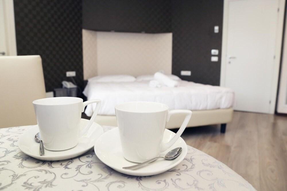 סנרמו Hotel Globo Suite-Correnti Hotels מראה חיצוני תמונה