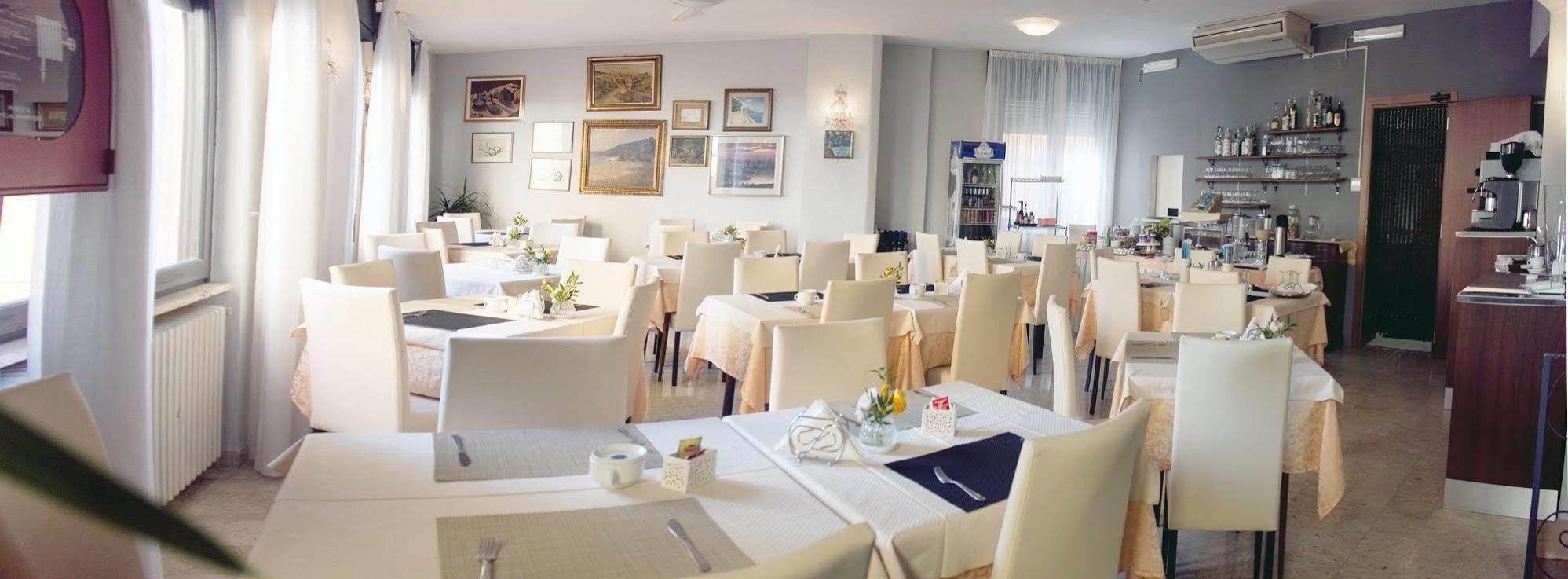 סנרמו Hotel Globo Suite-Correnti Hotels מראה חיצוני תמונה